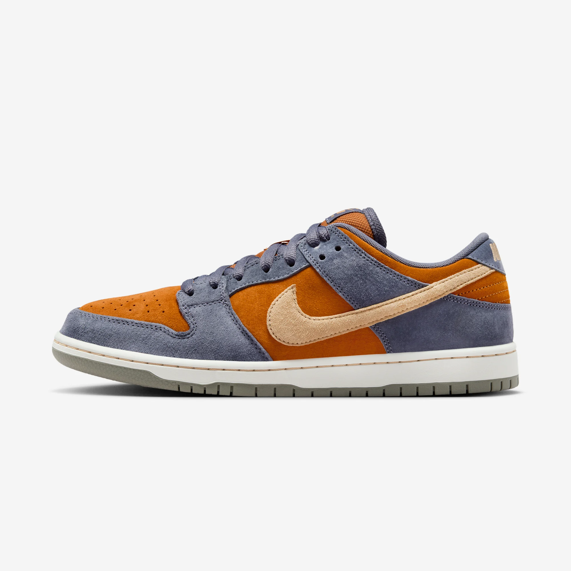 Nike SB Dunk Low Pro "Light Carbon" Light Carbon/Sesame/Monarch