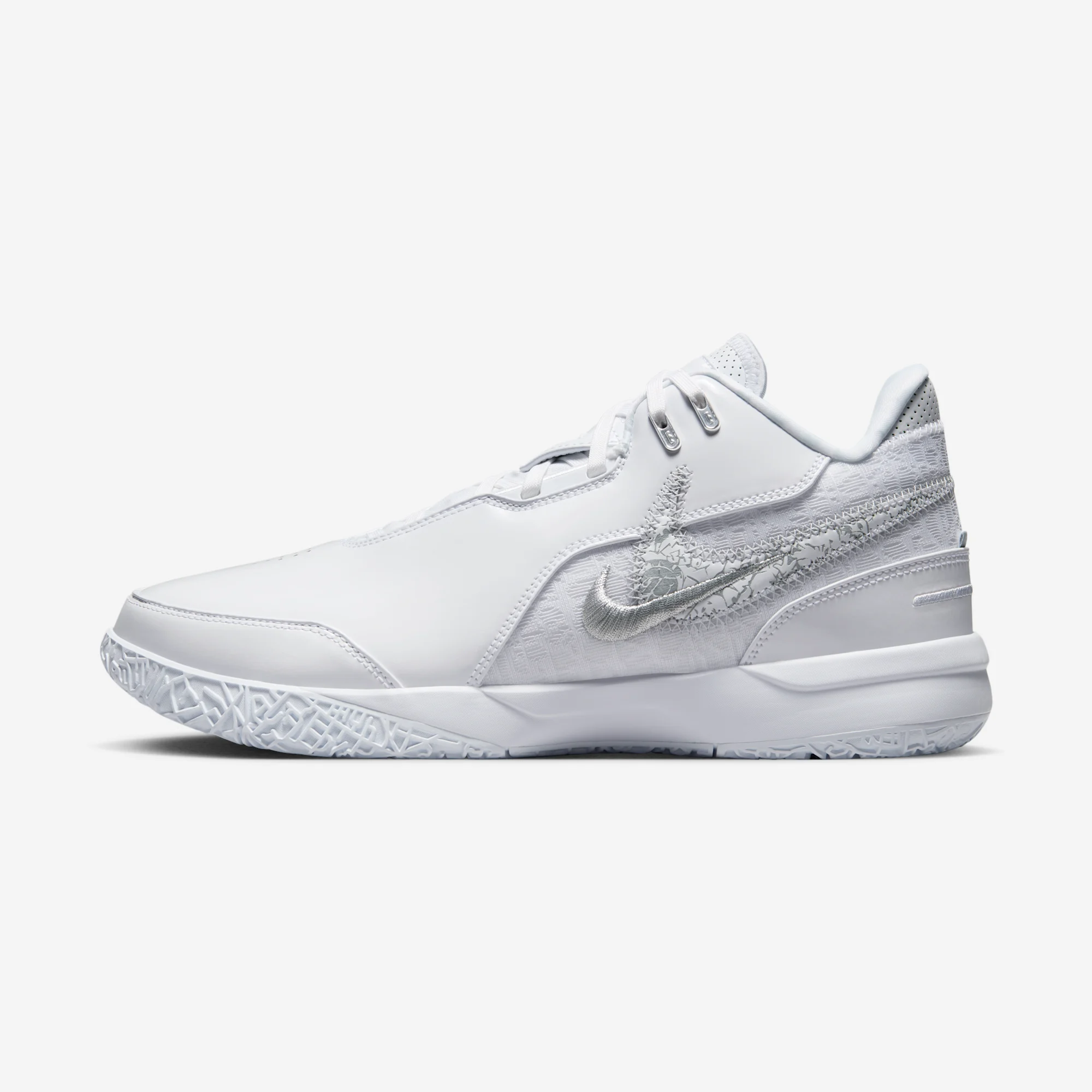 Nike LeBron NXXT Gen AMPD “White / Silver” 2024 White/Metallic Silver/Light Smoke Grey