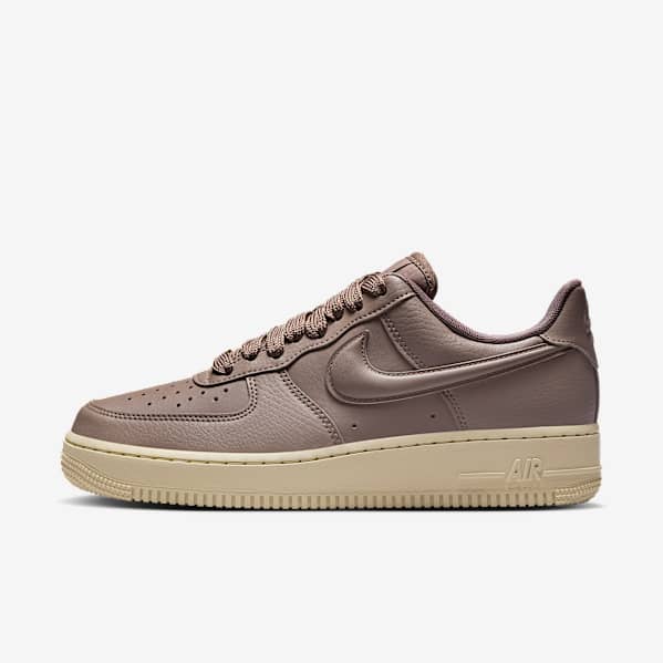 Official Air Force 1 size guide and tips. Nike PH
