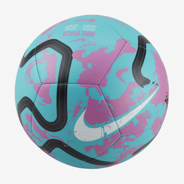 Cómo patear un balón de fútbol. Nike ES