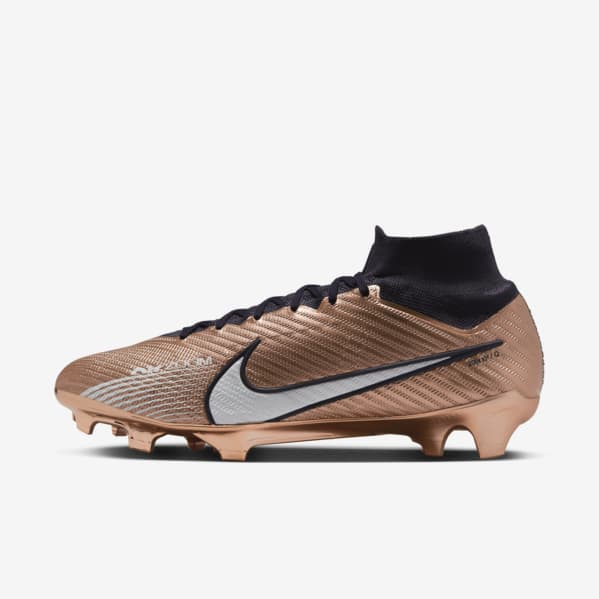 Trouver les bonnes chaussures de football en salle. Nike BE