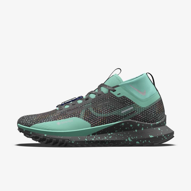 How to Clean Muddy Shoes. Nike SI