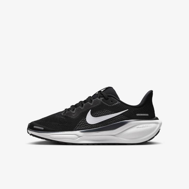 How to Pick the Right Shoes for Treadmill Running. Nike SI