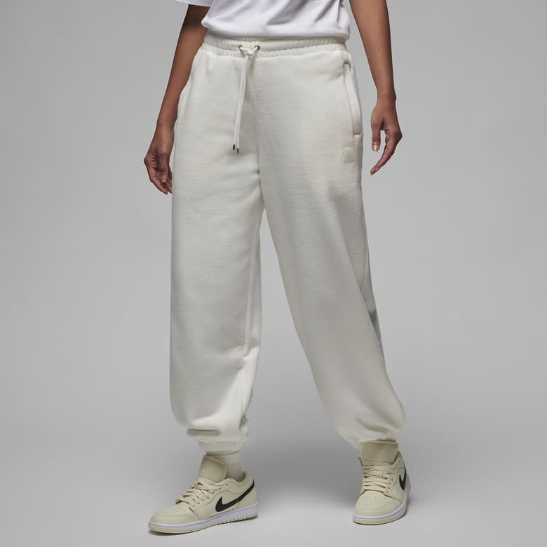 The Best Women's Cropped Trousers by Nike to Shop Now. Nike CH