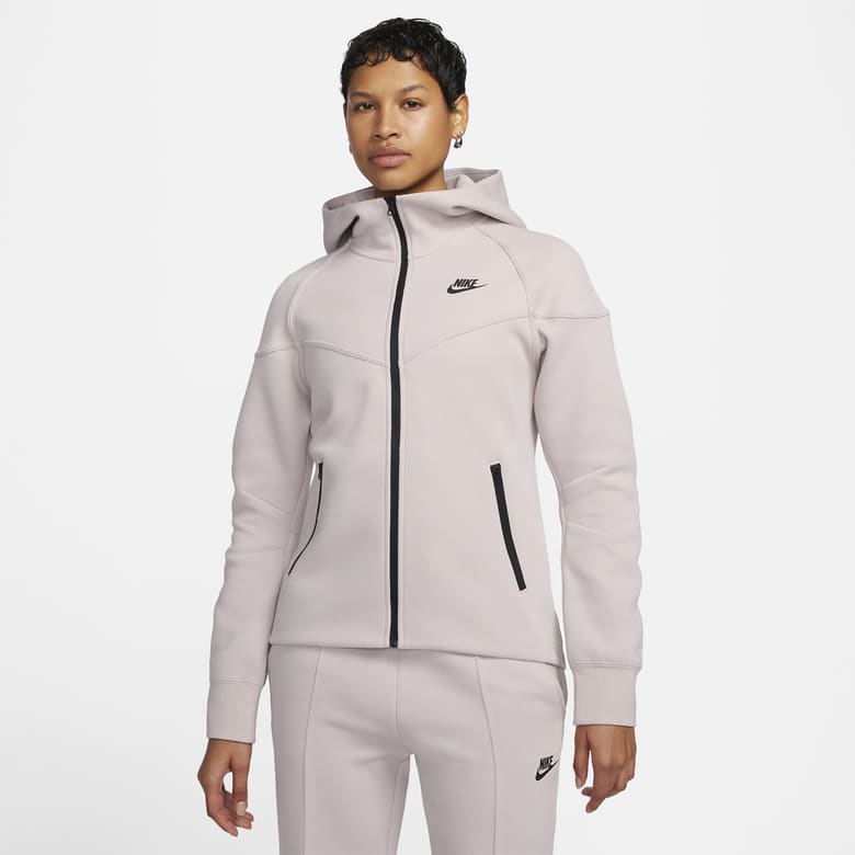 Nike cream high neck puffer jacket | ASOS | Winter fashion outfits, Trendy  outfits, Winter fashion