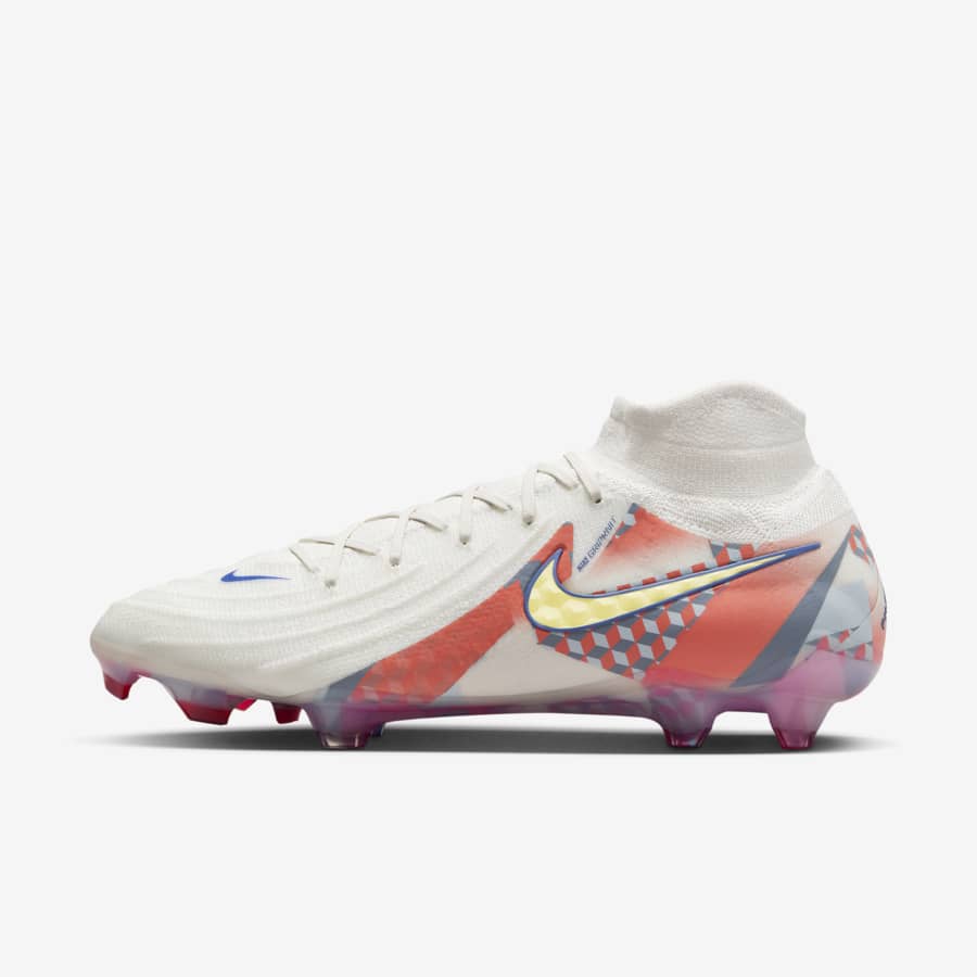 25 Pink Football Boots - It All Started with Nike x Bendtner In