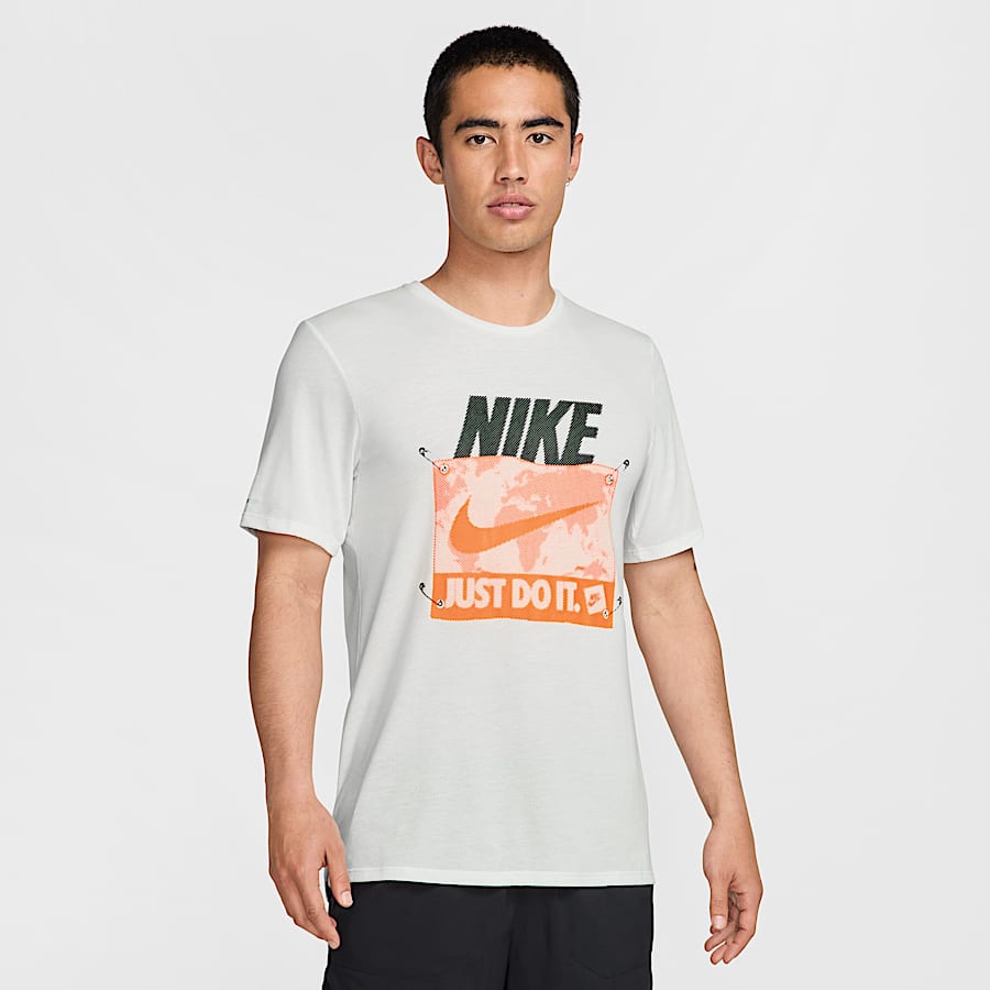 Nikeのアイコニックな最新ランニングアパレルコレクション、Nike Swift、Nike Strideが登場.オンラインストア (通販サイト)