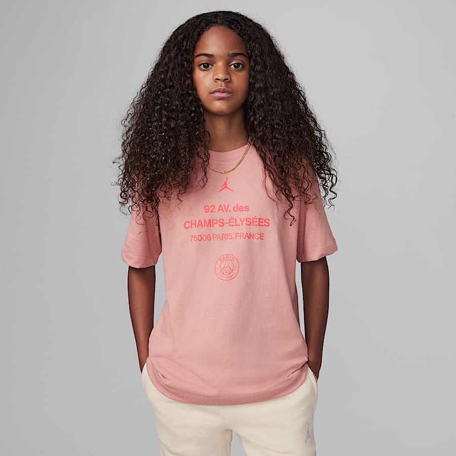 Best girls graphic tees and T shirts by Nike. Nike SI