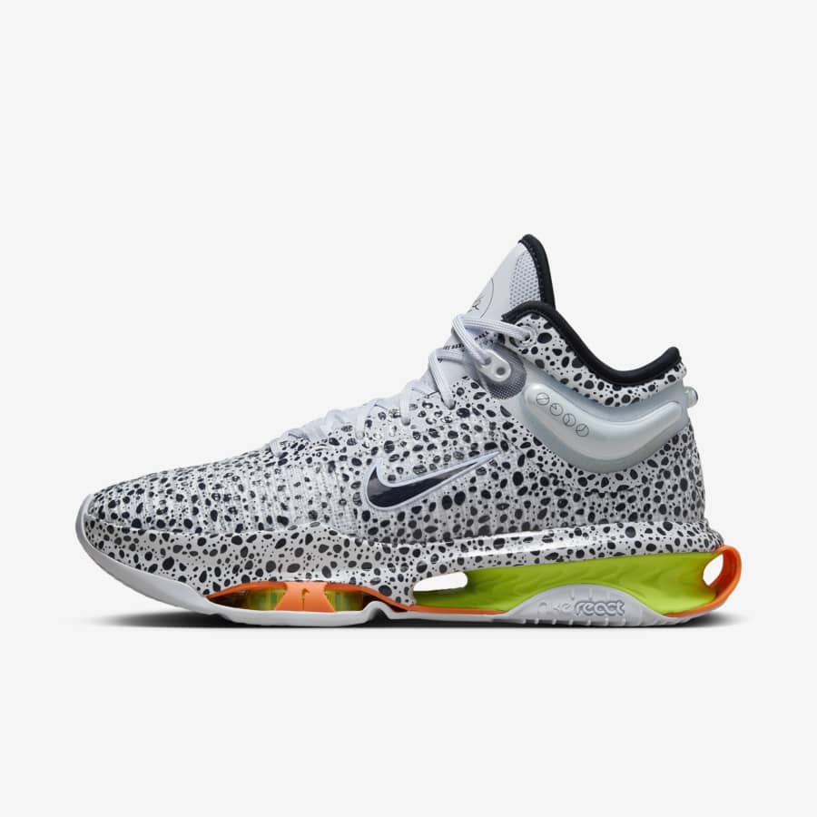 Nike brings innovative ZoomX foam technology to basketball with the G.T. Cut 3. Nike SK