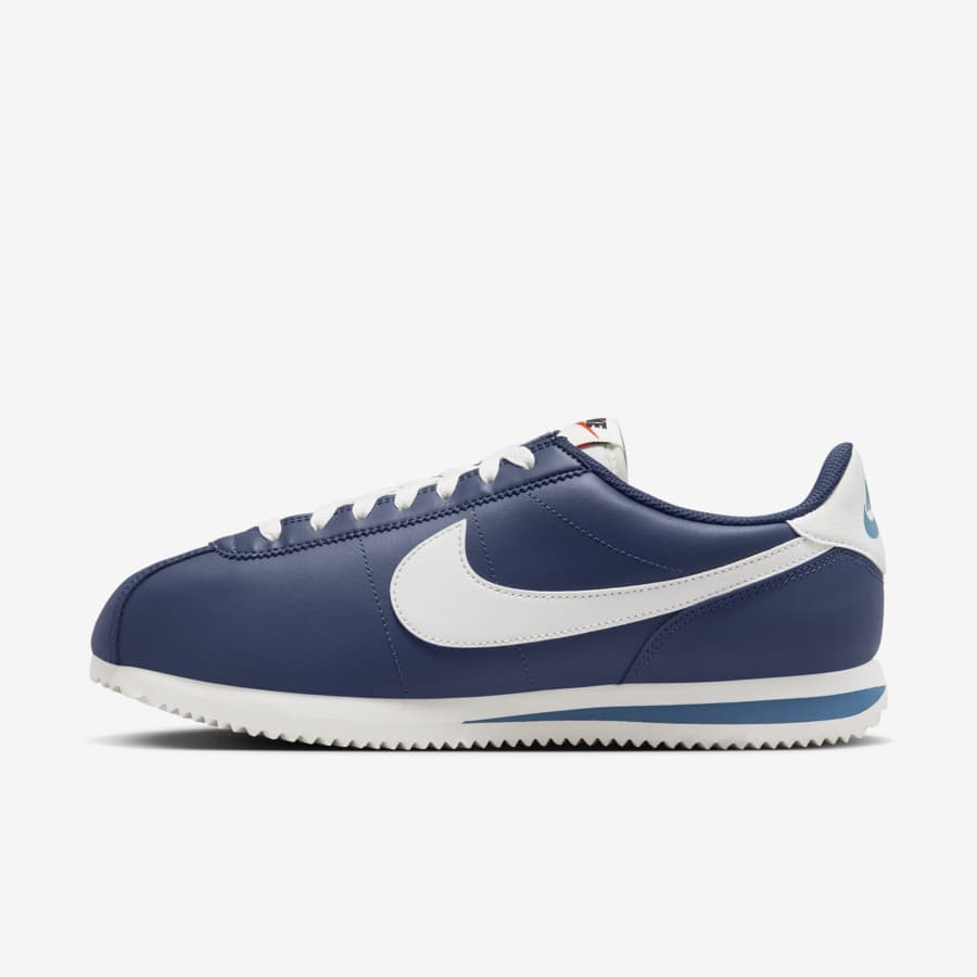 The Best Shoes to Wear with Jeans. Nike HR