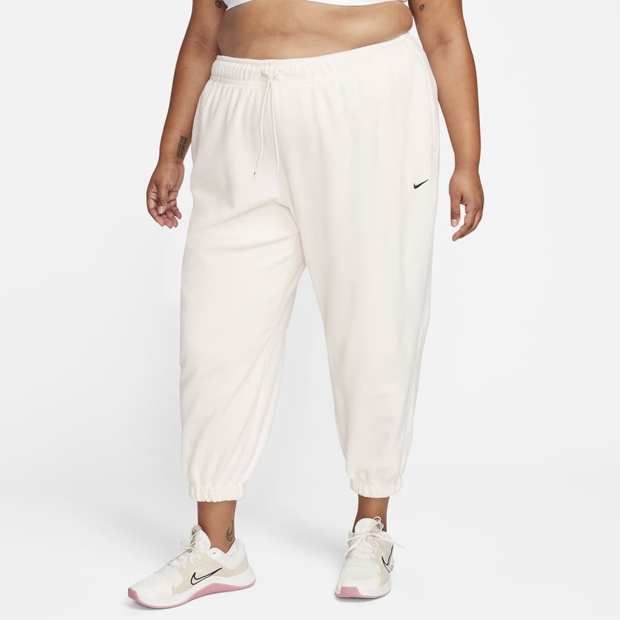 Real Essentials 3-Pack: Women's Capri Joggers Cuffed Athletic Casual Soft  Sweatpants with Pockets (Available in Plus Size), Set 1, Small : :  Clothing, Shoes & Accessories