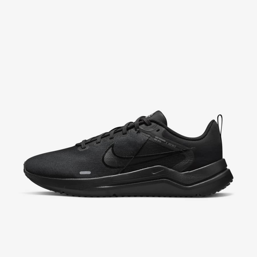 Black clearance nike sneakers