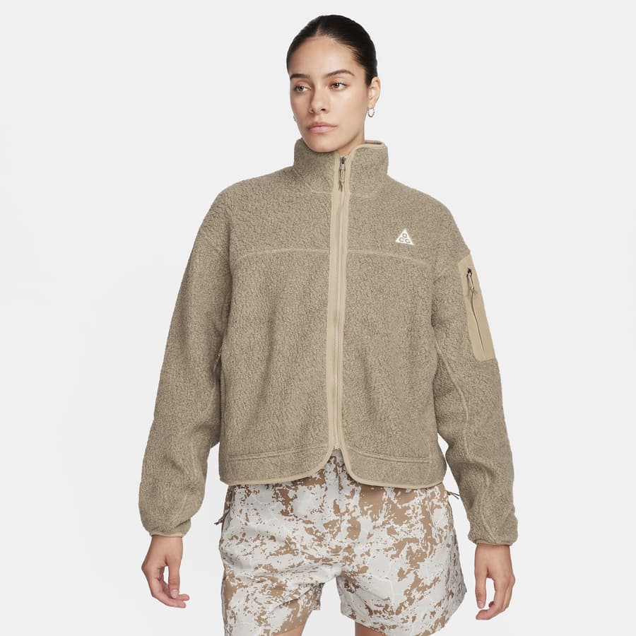 Die wärmsten Wintermäntel von Nike. Nike CH