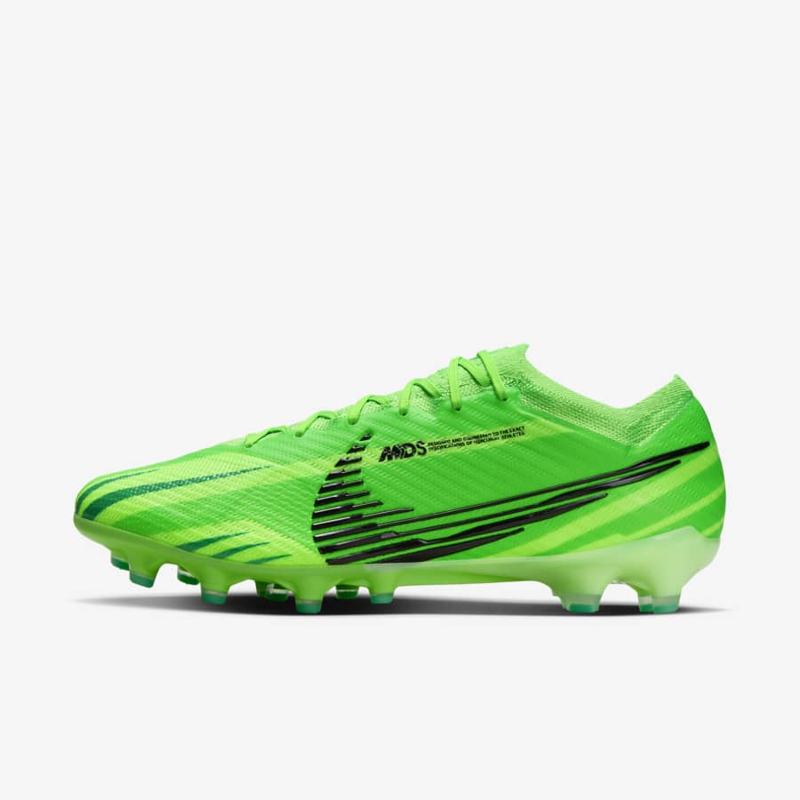 Tiempo Legend 10 Nike lancia la sua nuova scarpa da calcio. Nike CH
