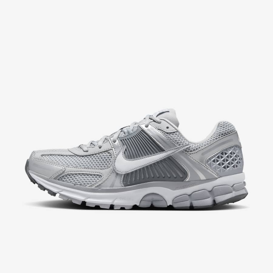 新たなNike Vomeroシリーズは、快適性と万能性、そしてレトロな 新たなNike Vomeroシリーズは、快適性と万能性、そしてレトロな