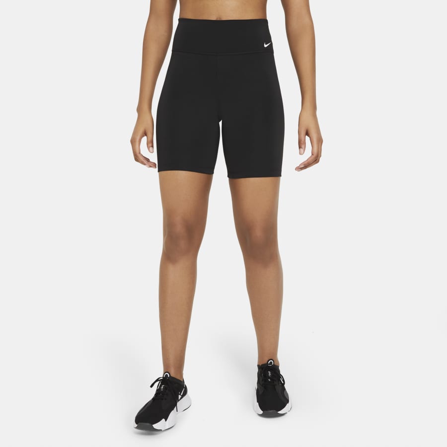 Nike Universa Women's Medium-Support Mid-Rise 20cm (approx.) Biker Shorts  with Pockets. Nike IL