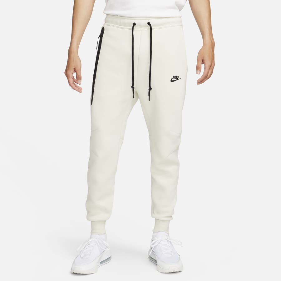Check Out the Warmest Tracksuit Bottoms by Nike. Nike CA