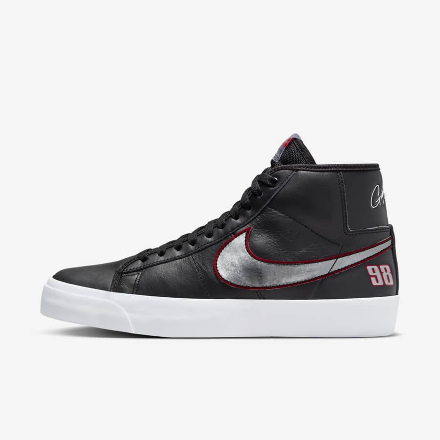 Check Out the Best Black Sneaker Styles by Nike.
