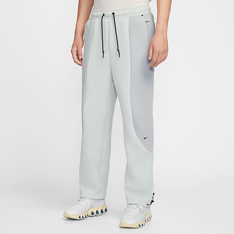 今おすすめのNikeのバギースタイルスウェットパンツ.オンラインストア