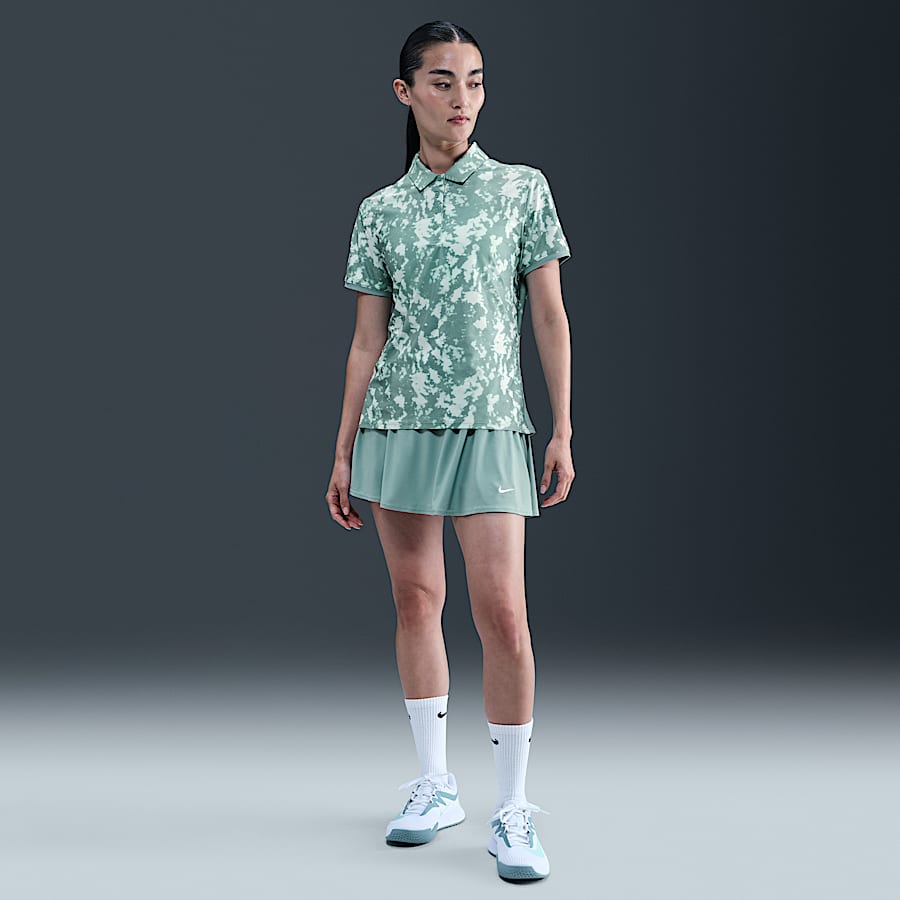 Nike Women by Yoonアパレルコレクションでは、スポーツ