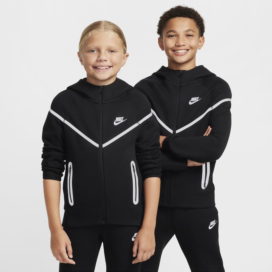 Nikeおすすめのジップアップパーカーを今すぐチェック