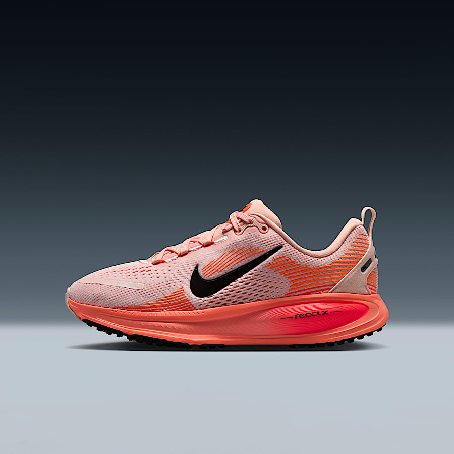 Nike史上最高のクッショニングで走れる、ナイキ ボメロ 18