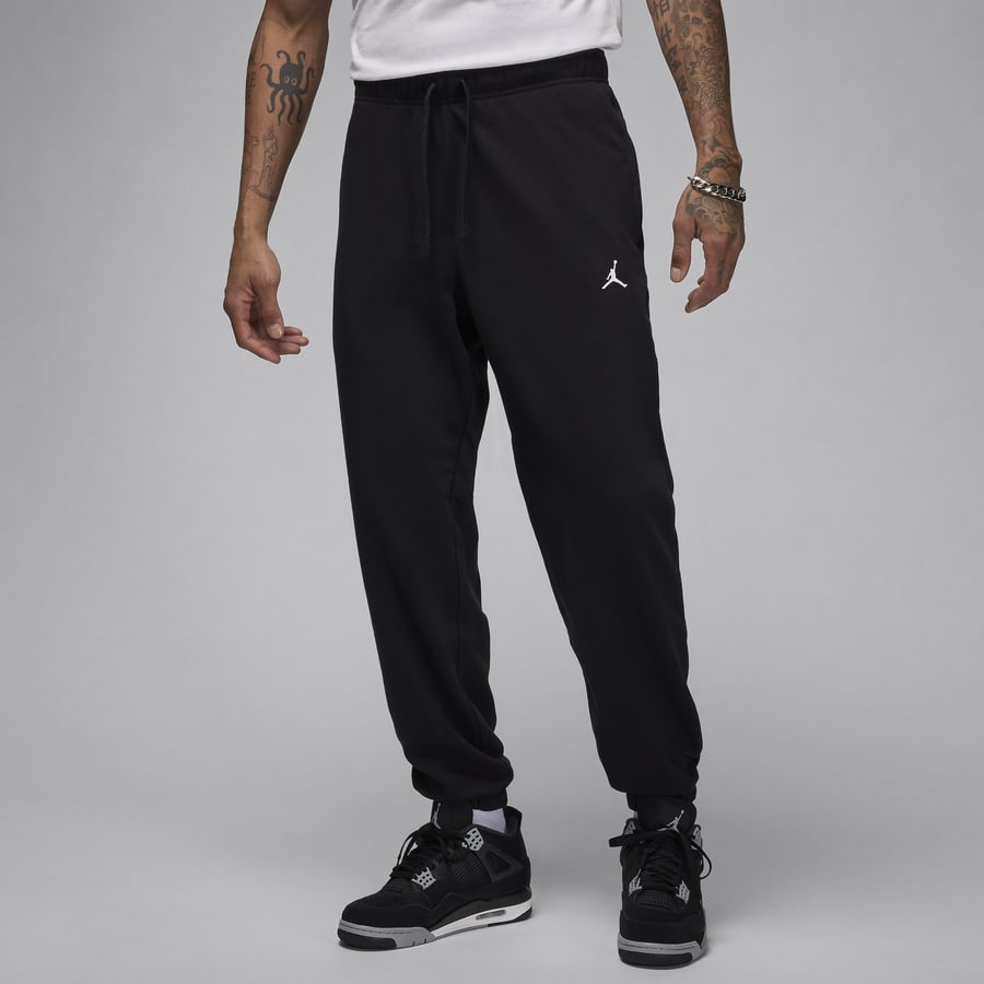 今おすすめのNikeのバギースタイルスウェットパンツ.オンライン
