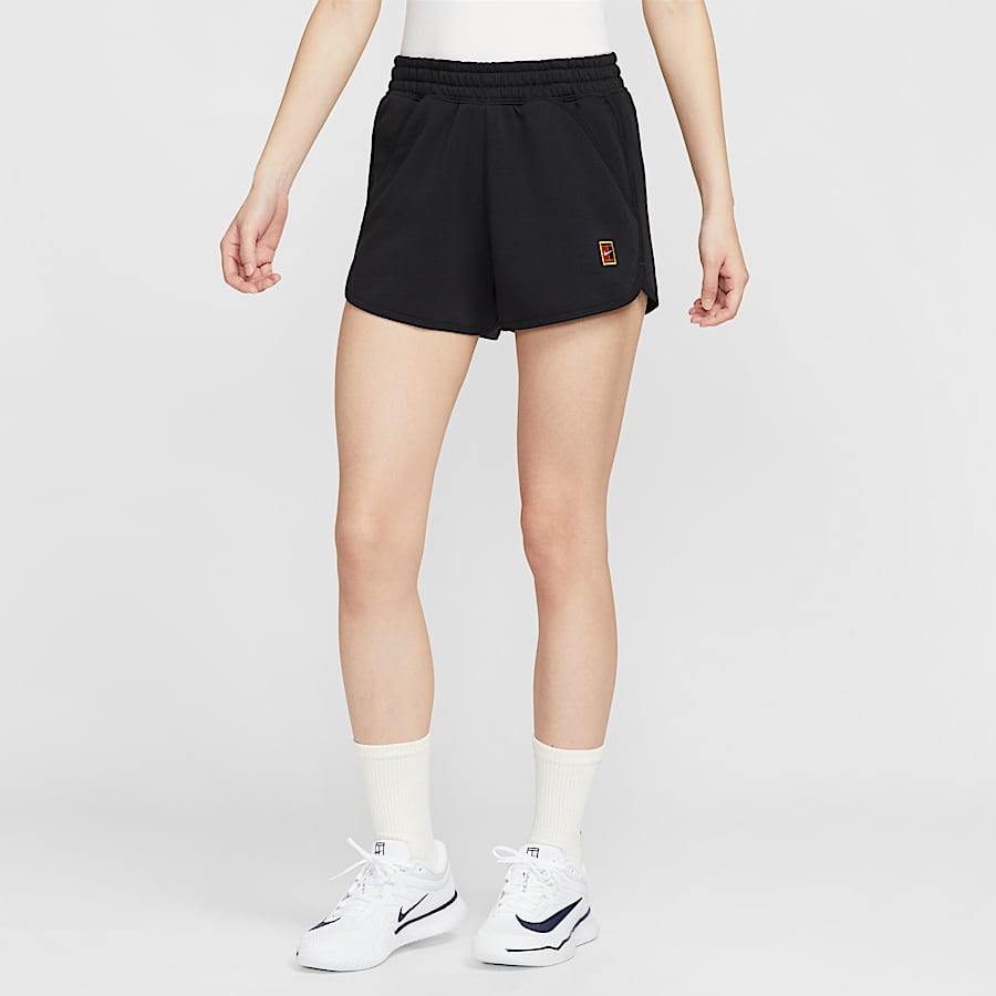 Nike Women by Yoonアパレルコレクションでは、スポーツ