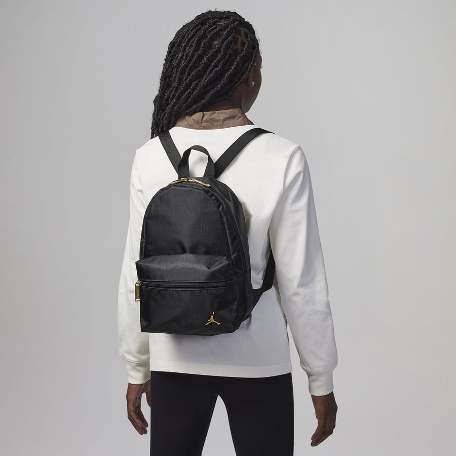 Cuáles son las mochilas ideales para ir a la escuela, trabajar y viajar?.  Nike