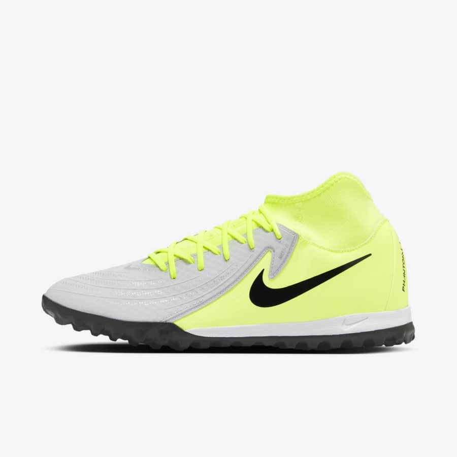 Cual deberia de ser el ajuste del calzado de futbol Nike MX
