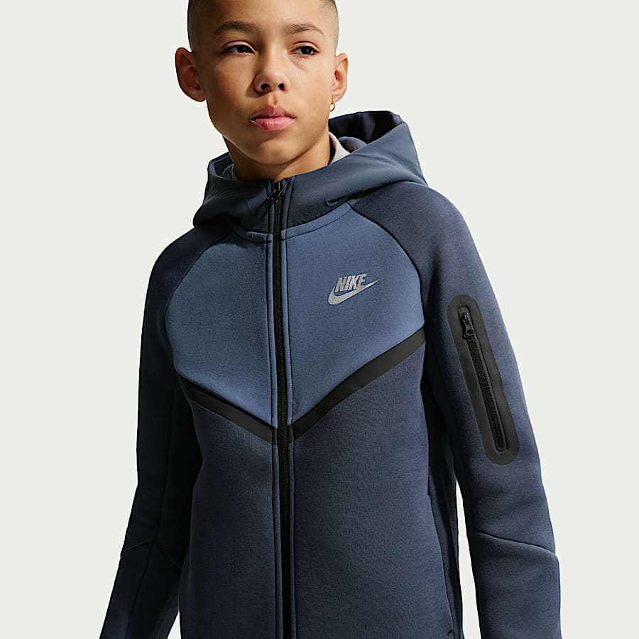 nike training icon clash fleece top in blue