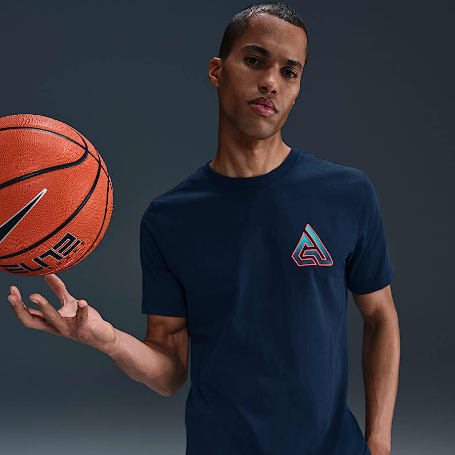 今おすすめのNikeバスケットボールパーカー.オンラインストア