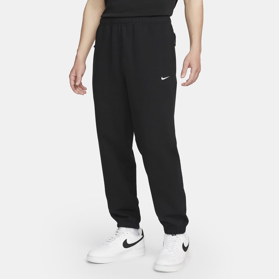 今おすすめのNikeのバギースタイルスウェットパンツ.オンラインストア 