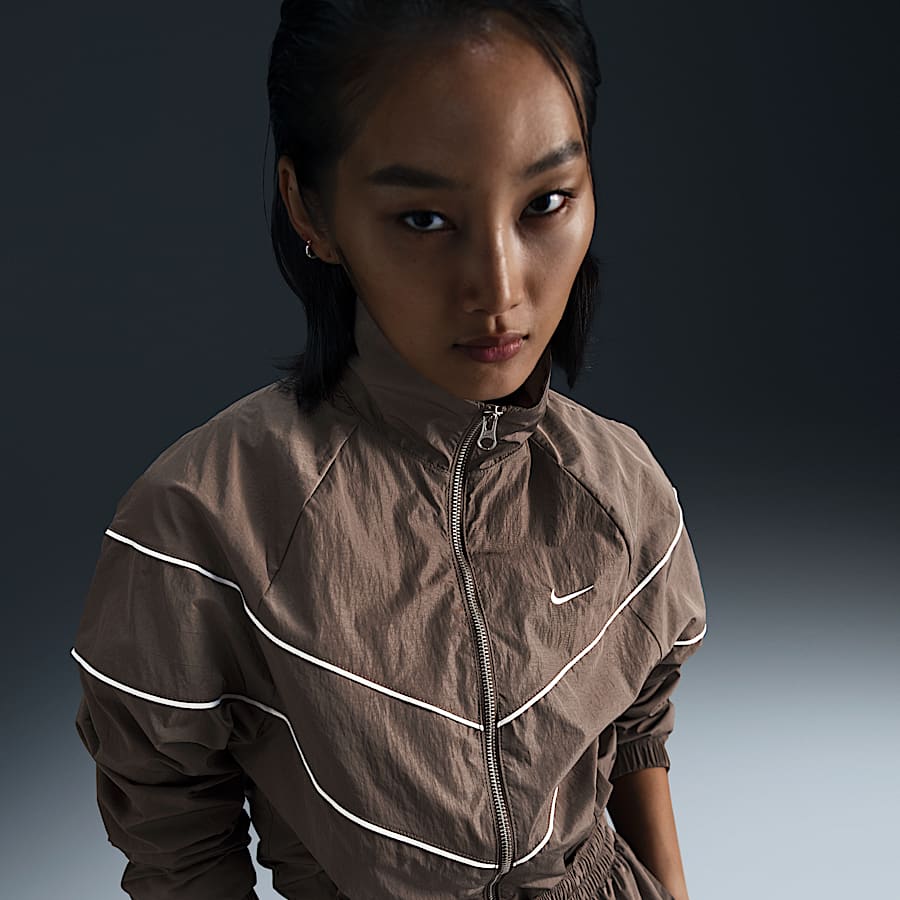 Best Nike clothing to help protect your skin from the sun. Nike IN