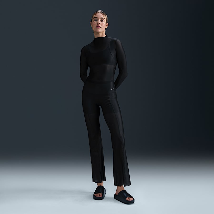 Nike women's loose yoga pants top