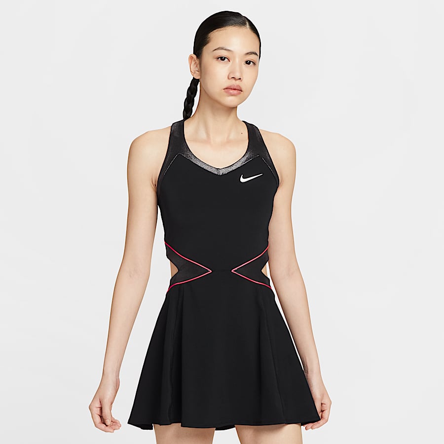 Nike Women by Yoonアパレルコレクションでは、スポーツ
