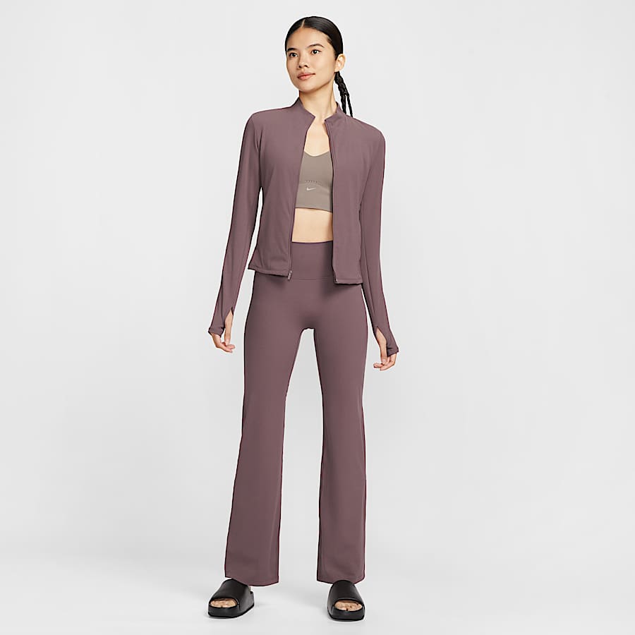 What to wear for cycling in any weather condition. Nike SG