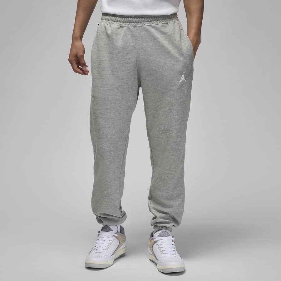 今おすすめのNikeのバギースタイルスウェットパンツ.オンライン