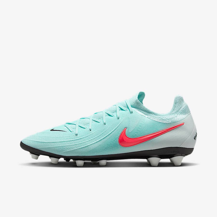 Nikeから女性に焦点を当てた最新のサッカースパイク、ファントム ルナが登場 .オンラインストア (通販サイト)