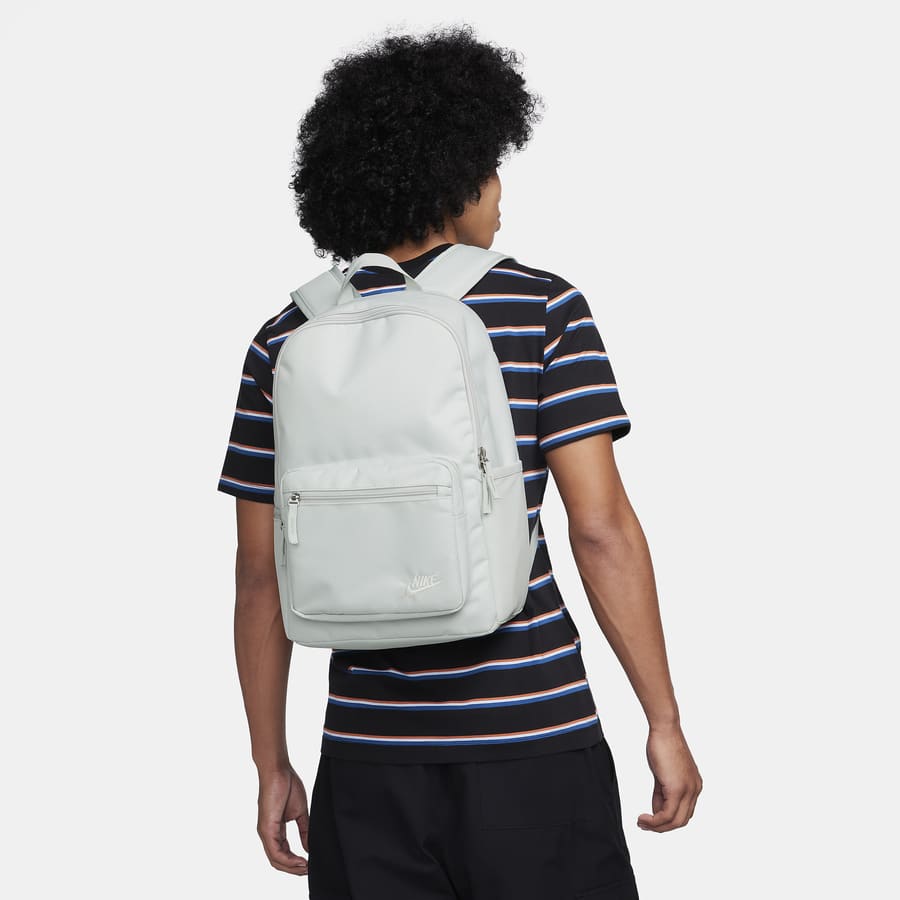 Las mejores mochilas de Nike Kids para la vuelta al cole. Nike ES