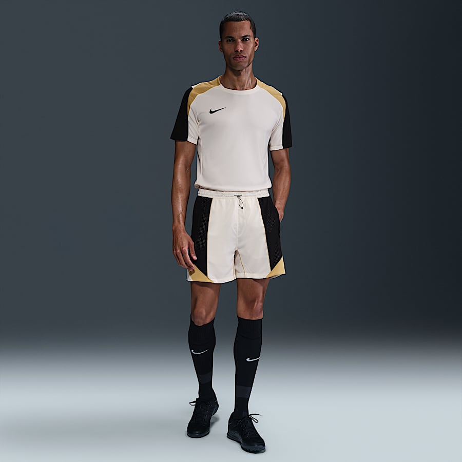 Nike Soccer. Nike.com Nike Soccer. Nike.com