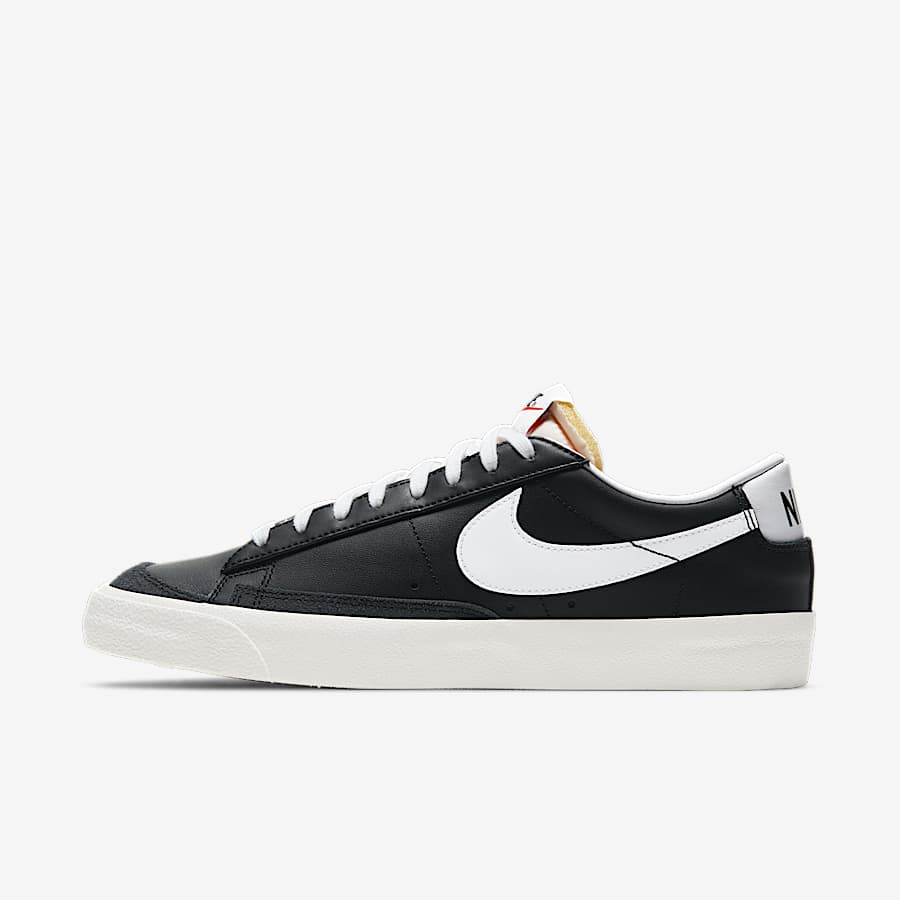 Descubre los mejores estilos de calzado deportivo negro de Nike. Nike