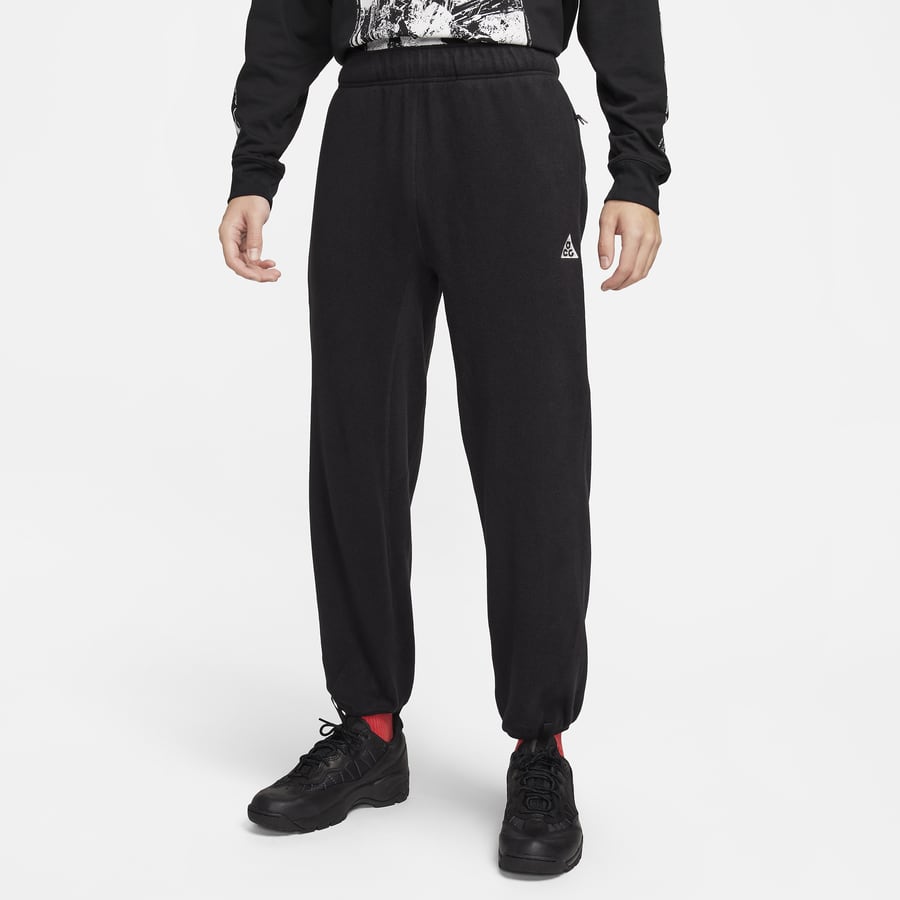 今おすすめのNikeのバギースタイルスウェットパンツ.オンラインストア