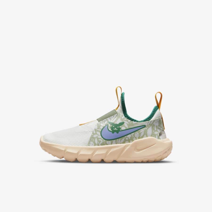 basic nike running shoes