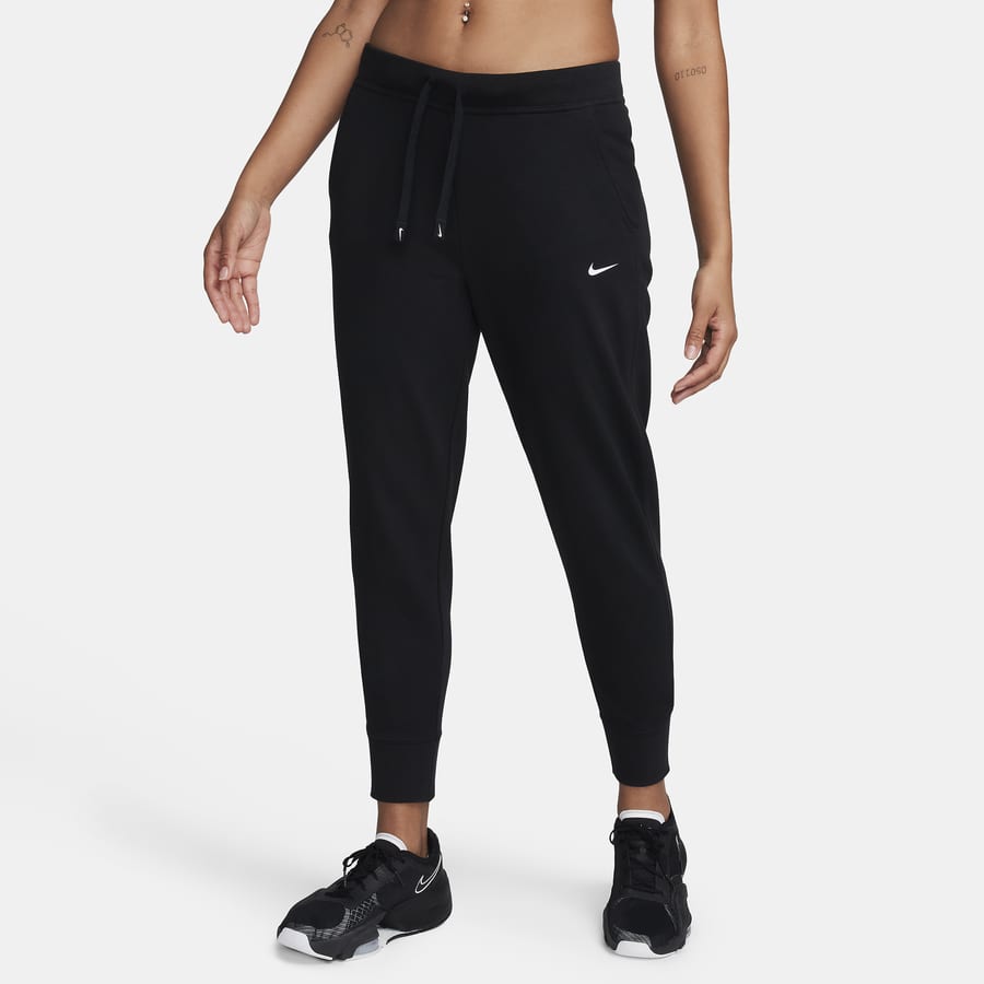 Los mejores pantalones de tres cuartos Nike para mujer que ya puedes comprar.