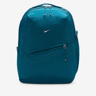 The Best Winter Hiking Gear From Nike. Nike CA