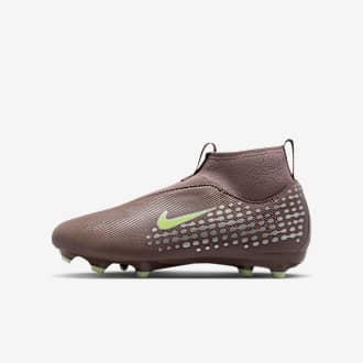 do nike soccer cleats run true to size