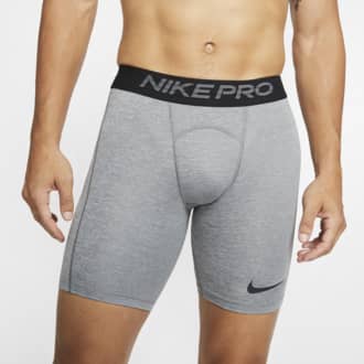 del corredor usar shorts de compresión. Nike