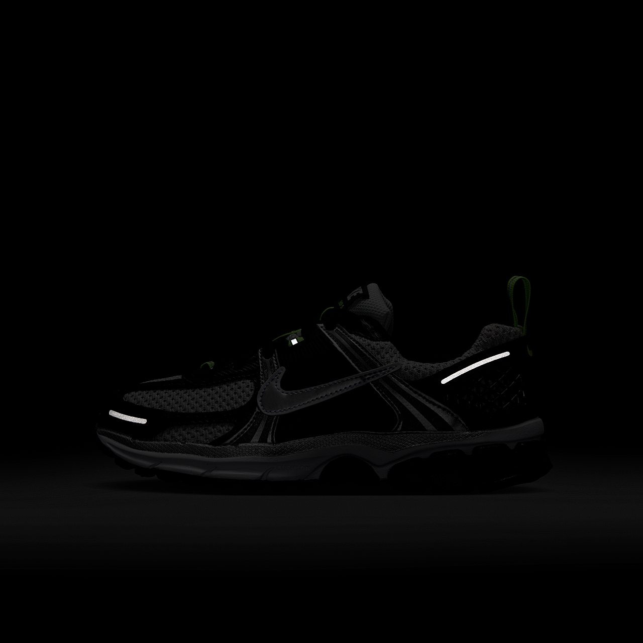 Nike Vomero sneaker Zwart/Photon Dust/Volt Ice/Metallic Silver