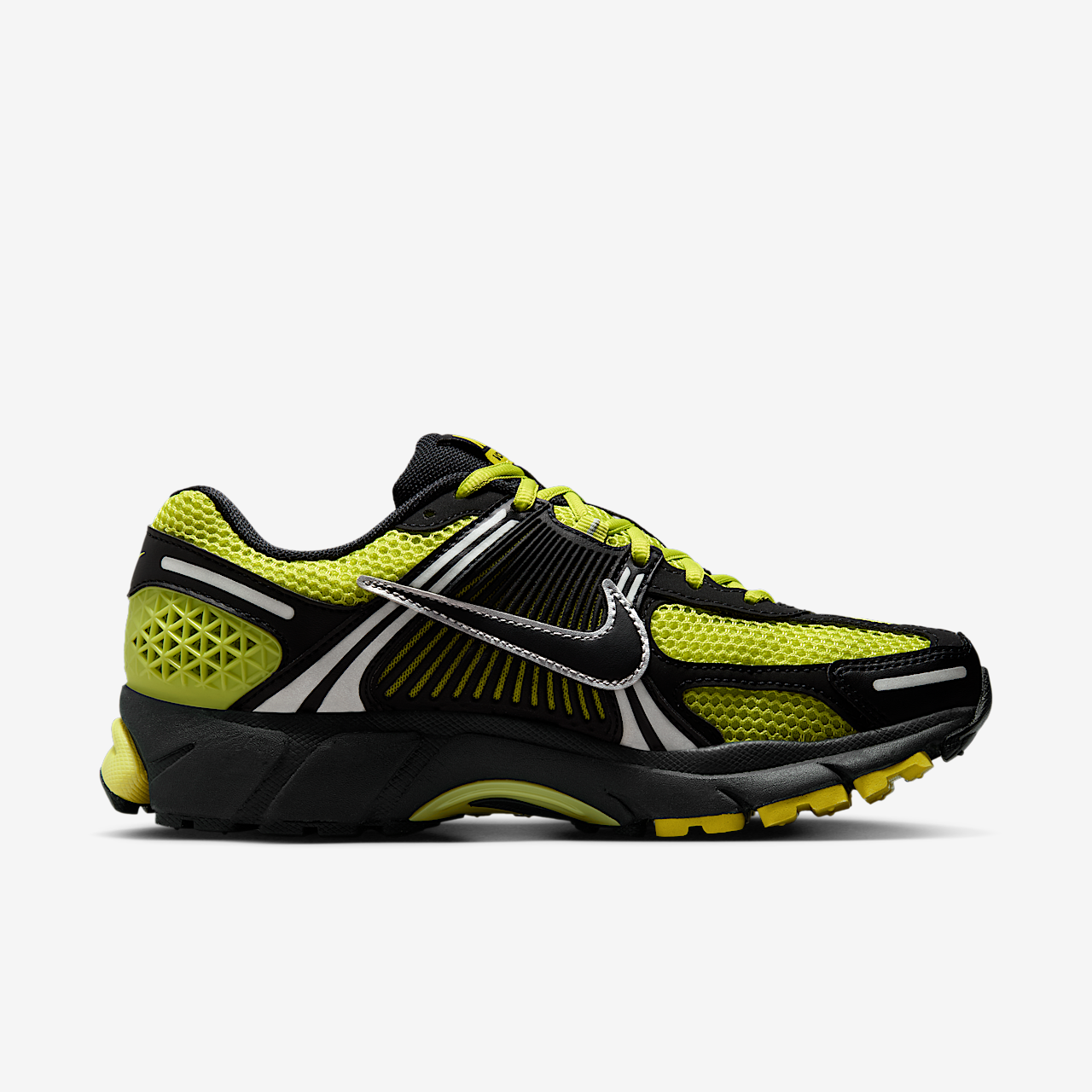 Nike Vomero sneaker Zwart/Metallic Platinum/Bright Cactus/Cyber